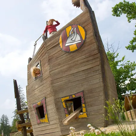 Trixi Park Zittauer Gebirge - Ferienhaeuser, Und منتزه العطل غروسشوناو