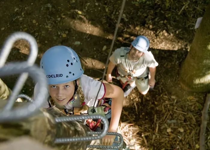 Trixi Park Zittauer Gebirge - Ferienhaeuser, Und غروسشوناو